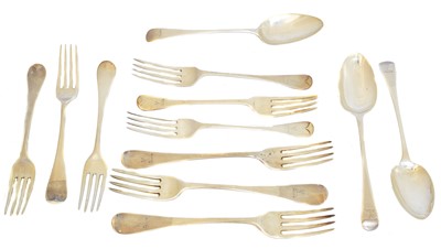 Lot 115 - A selection of silver flatware