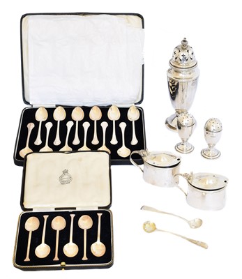 Lot 111 - A selection of silver