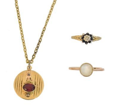 Lot 104 - A selection of jewellery