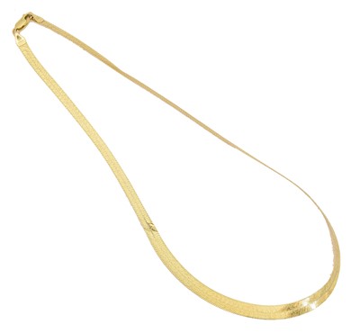Lot 40 - A 9ct gold chain necklace