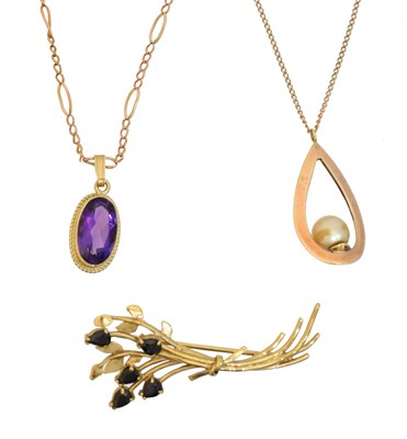 Lot 37 - A selection of jewellery