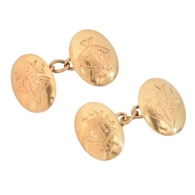 Lot 94 - A pair of 9ct gold cufflinks