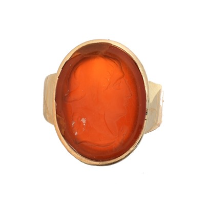 Lot 134 - A carnelian intaglio ring