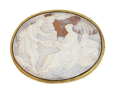 Lot 15 - An 18ct gold shell cameo brooch by Balzano