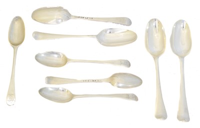 Lot 108 - A selection of 18th century silver spoons