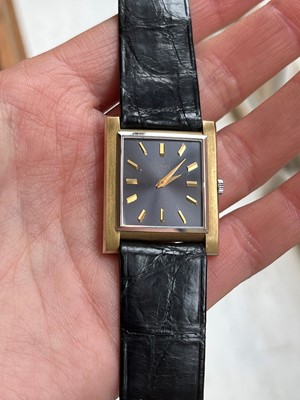 Lot 200 - An 18ct gold Piaget wristwatch