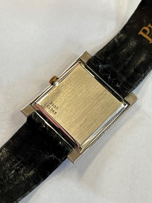 Lot 199 - An 18ct gold Piaget wristwatch