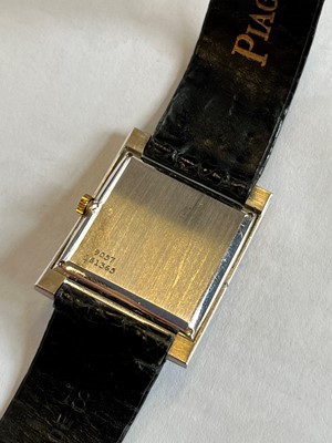 Lot 199 - An 18ct gold Piaget wristwatch