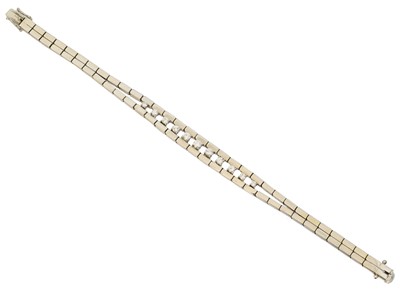 Lot 53 - A diamond bracelet
