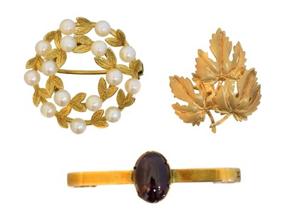 Lot 32 - Three brooches