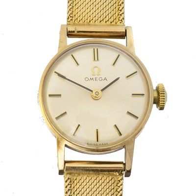 Lot 193 - A 9ct gold Omega wristwatch