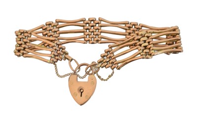 Lot 14 - A gate link bracelet