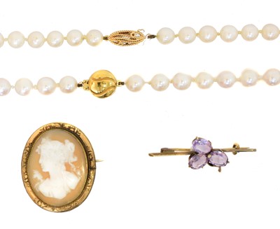 Lot 102 - A selection of jewellery