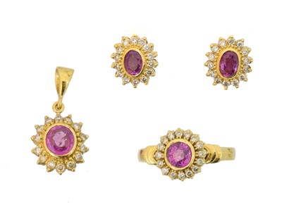 Lot 120 - A suite of sapphire and diamond jewellery
