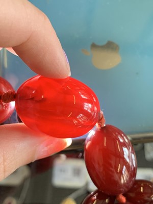 Lot 84 - A cherry bakelite necklace