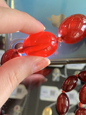 Lot 84 - A cherry bakelite necklace