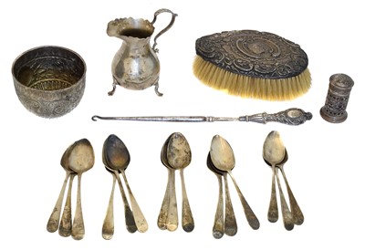 Lot 127 - A selection of silver