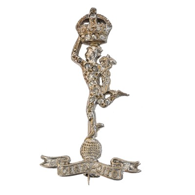 Lot 20 - A diamond sweetheart brooch