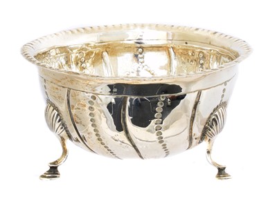 Lot 98 - A George III Irish silver bonbon dish