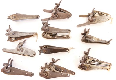Lot 302 - Collection of hammer gun locks