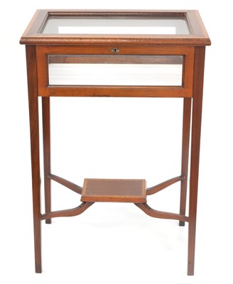 Lot 317 - Edwardian Mahogany Bijouterie Table