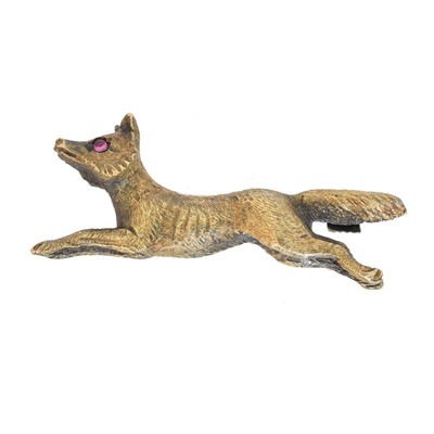 Lot 16 - An early 20th century fox brooch