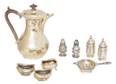 Lot 115 - A selection of silver