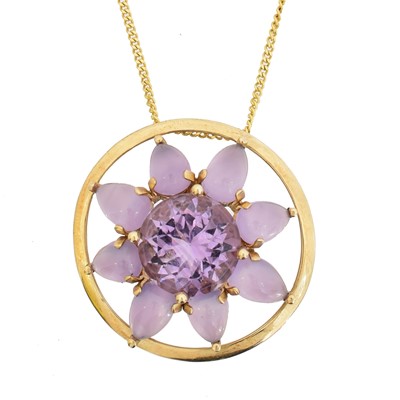 Lot 76 - A 9ct gold amethyst pendant