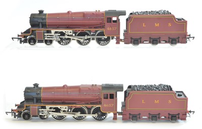 Lot 27 - Two Hornby R842 Locomotive & Tender