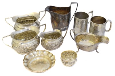Lot 148 - A selection of silver