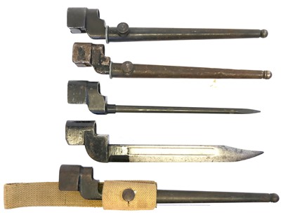 Lot 238 - Five Lee Enfield No.4 socket bayonets