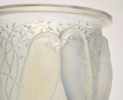 Lot 14 - René Lalique 'Celan' vase