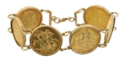 Lot 62 - A sovereign bracelet