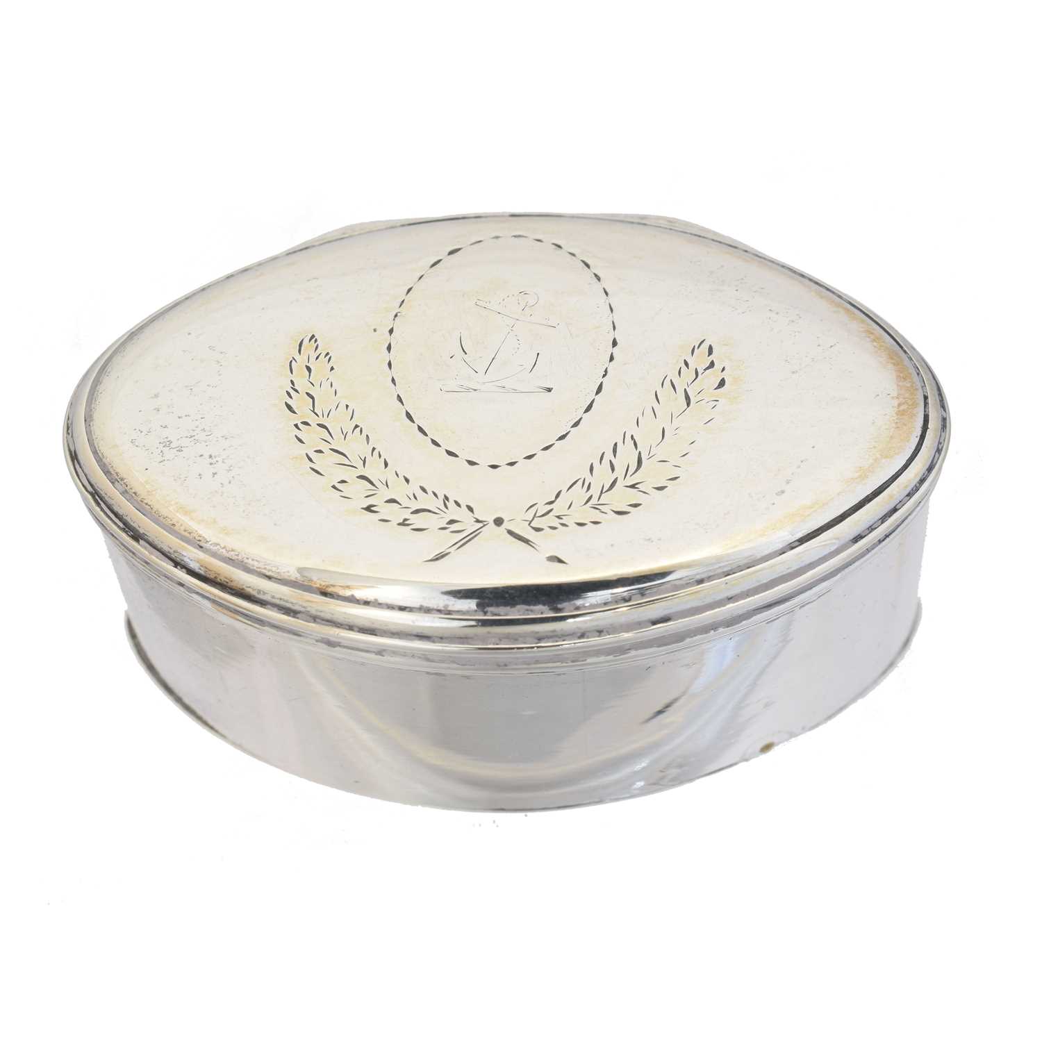 Lot 51 - A George III silver nutmeg grater