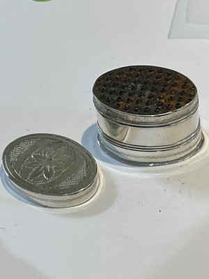 Lot 54 - A George III silver nutmeg grater