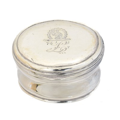 Lot 6 - A George III silver nutmeg grater