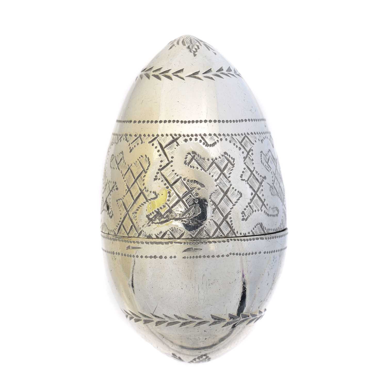 Lot 46 - A George III silver nutmeg grater