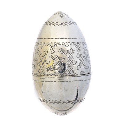 Lot 46 - A George III silver nutmeg grater