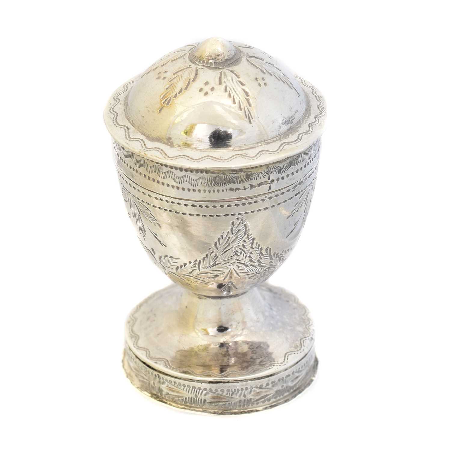 Lot 58 - A George III silver nutmeg grater