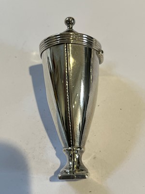 Lot 62 - A George III silver nutmeg grater