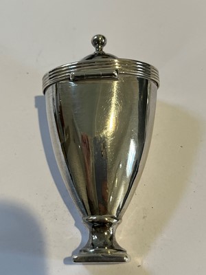 Lot 62 - A George III silver nutmeg grater