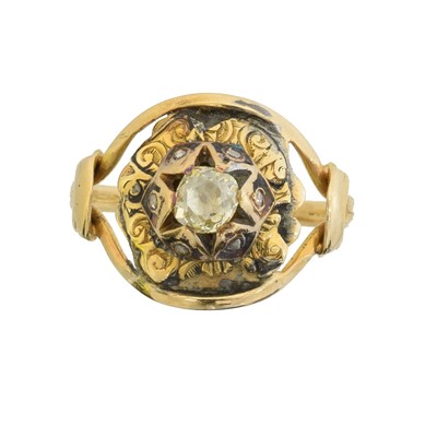 Lot 240 - A diamond cluster ring