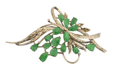 Lot 104 - A jade pendant