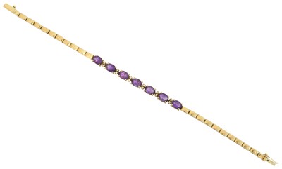 Lot 43 - An amethyst and diamond bracelet