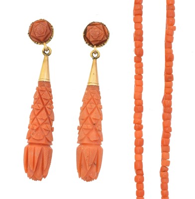 Lot 28 - A selection of coral jewellery