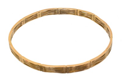 Lot 63 - A bangle