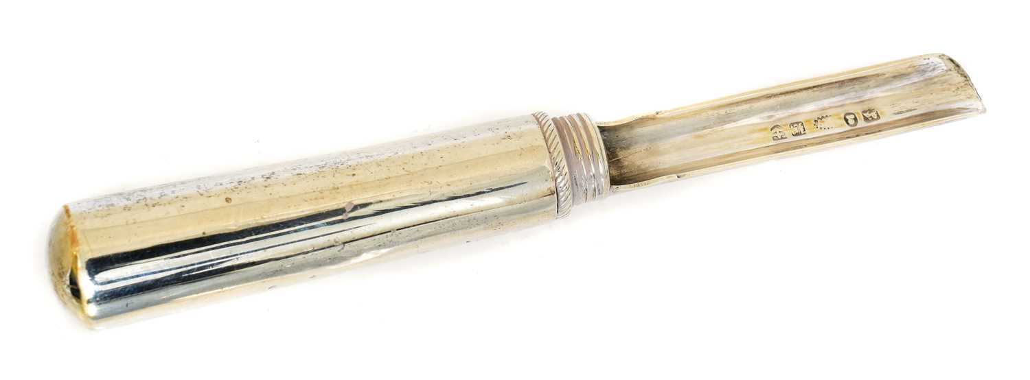 Lot 71 - A William IV silver apple corer