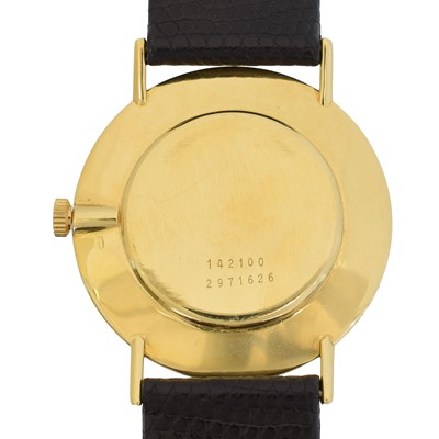 Lot 230 - A 1970s 18ct gold Universal Genève manual wind wristwatch
