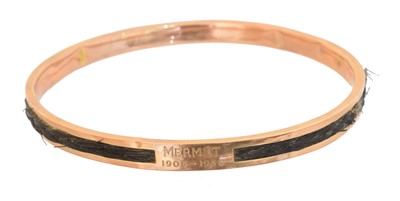 Lot 64 - A hairwork bangle