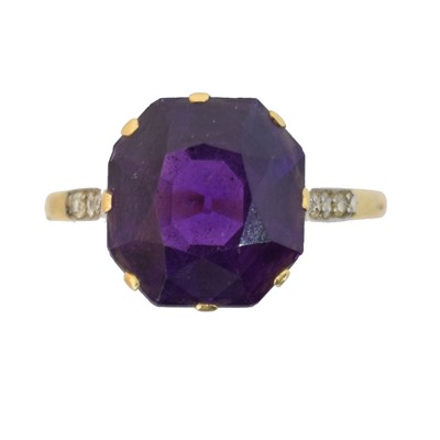 Lot 218 - An amethyst and diamond dress ring